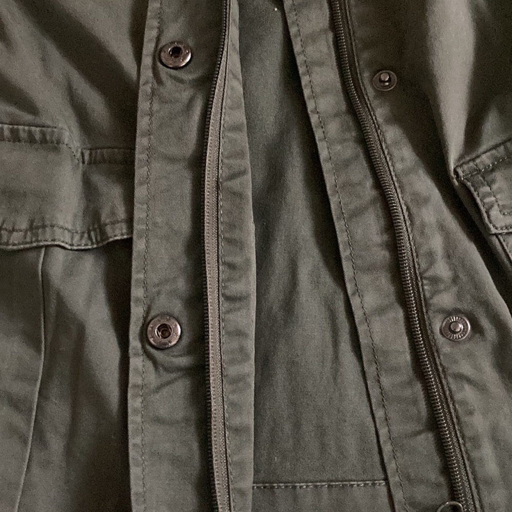 Army Green Color Size Large Spring Jacket. - image 8